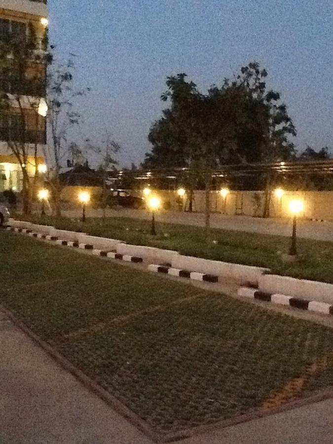 Hotel Baan Duangkamol Phitsanulok Esterno foto